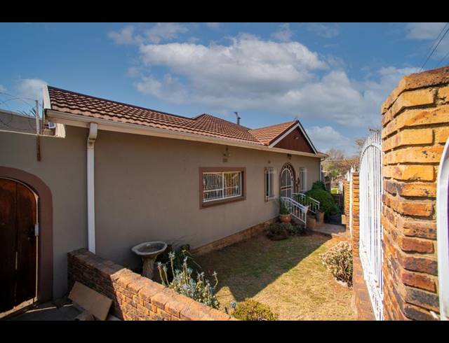 4 BEDROOM HOUSE FOR SALE IN KENSINGTON